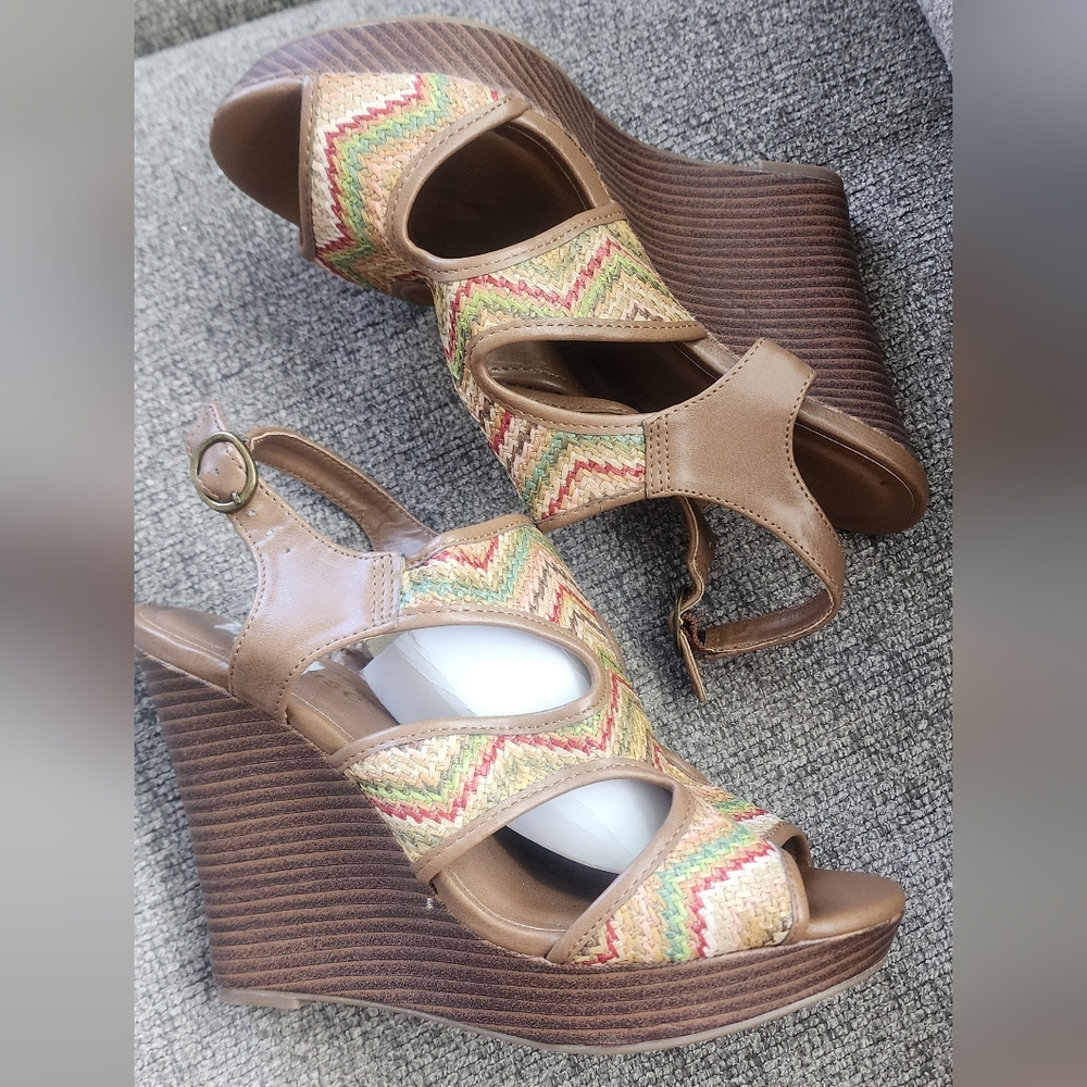Stylish Brown Wedge Sandals New 8.5